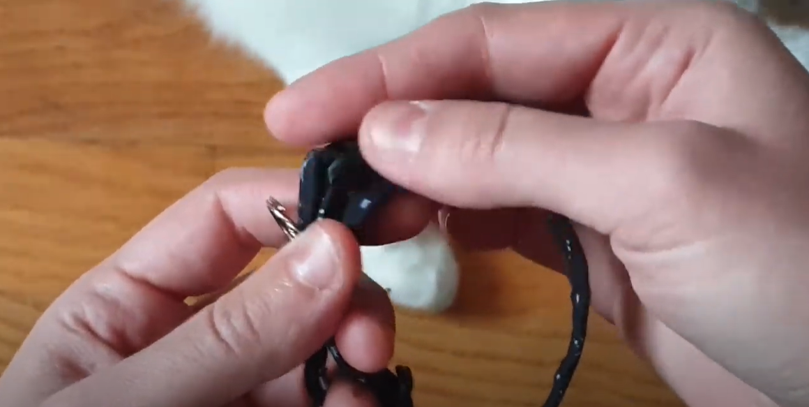 How Tight Should a Cat Collar Be? KittenWiki